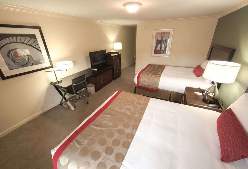 فندق Ramada By Wyndham Houston Intercontinental Airport East