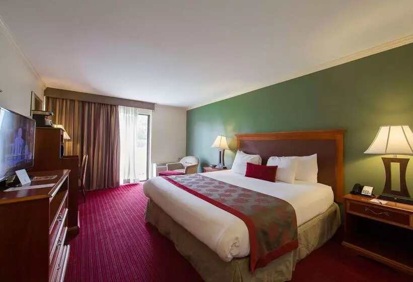 בית מלון כפרי Ramada By Wyndham Houston Intercontinental Airport East