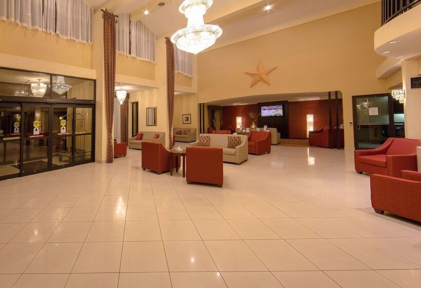 فندق Ramada By Wyndham Houston Intercontinental Airport East