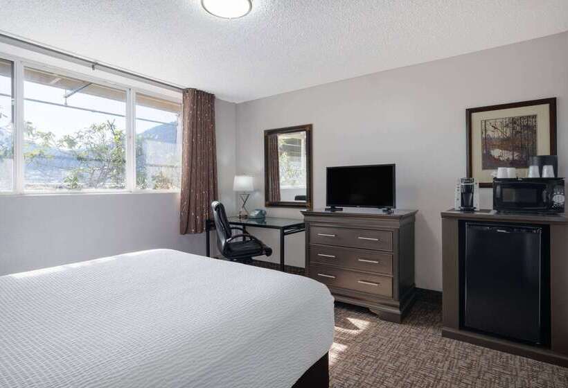 בית מלון כפרי Ramada By Wyndham Juneau