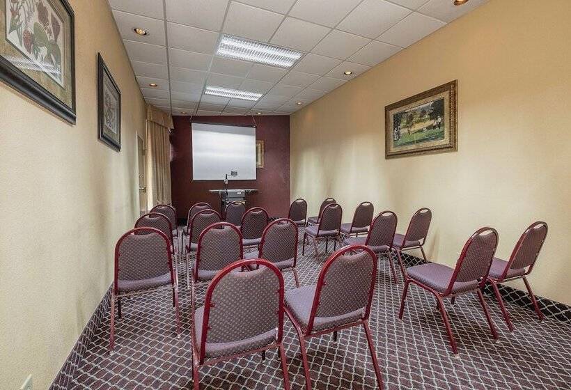فندق Red Roof Inn & Suites Macon