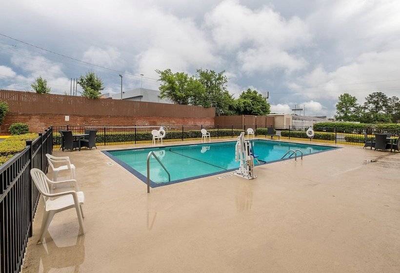 فندق Red Roof Inn & Suites Macon