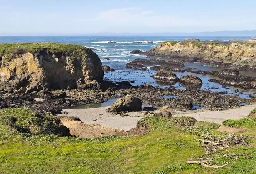 ホテル Seabird Lodge Fort Bragg