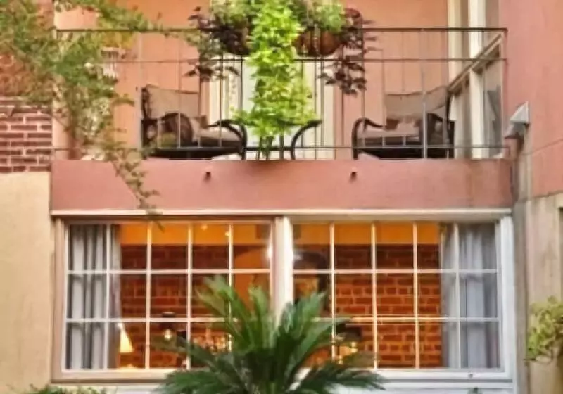 בית מלון כפרי The Presidents' Quarters Inn