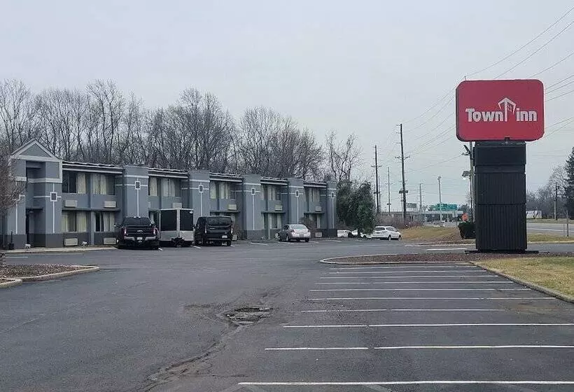 בית מלון כפרי Town Inn