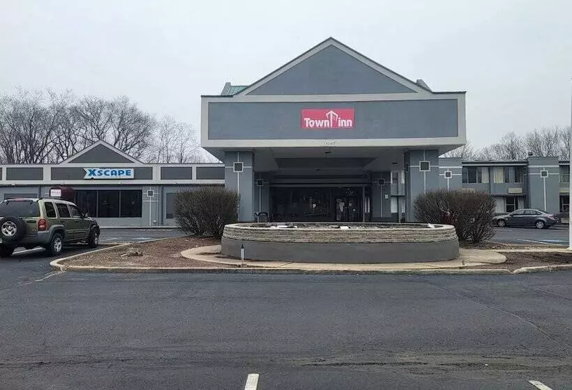 בית מלון כפרי Town Inn