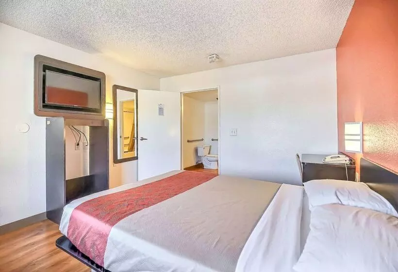 Motel 6oakland, Ca  Embarcadero