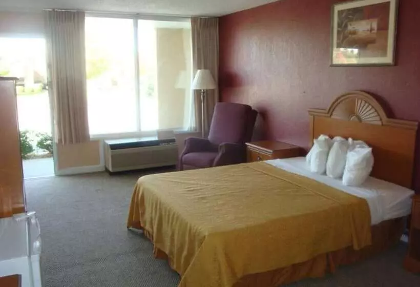 호텔 Americourt Extended Stays