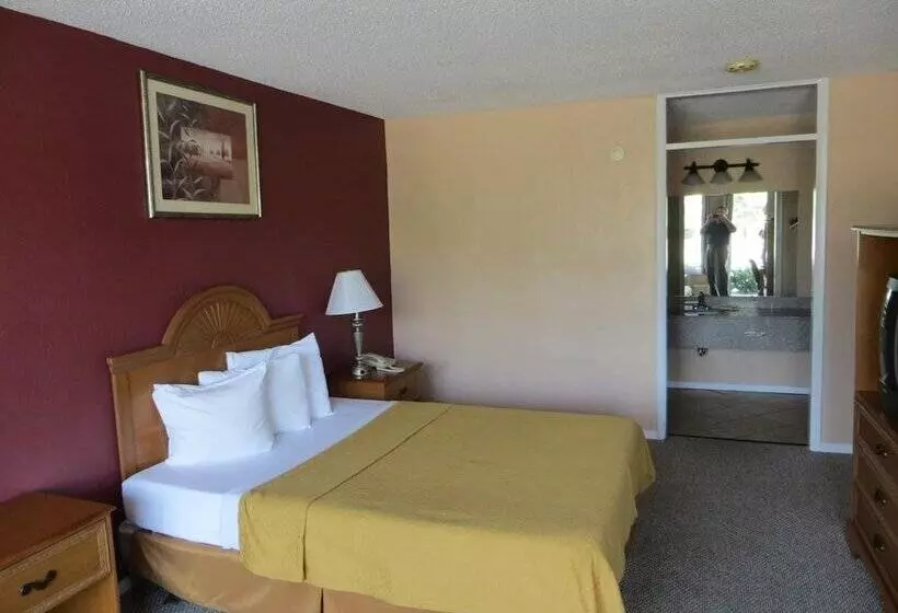 호텔 Americourt Extended Stays