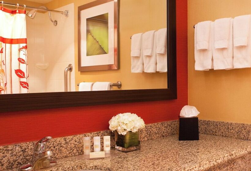 فندق Courtyard By Marriott Alexandria Pentagon South