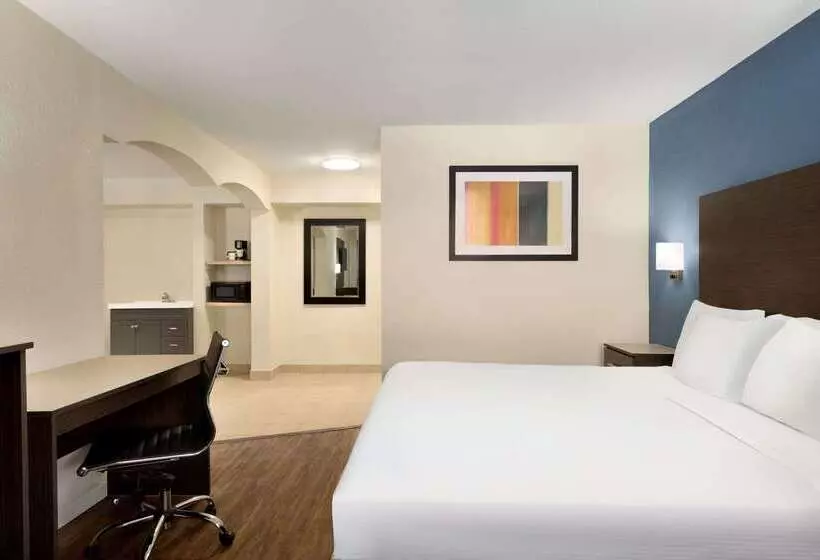 בית מלון כפרי Days Inn By Wyndham Lawton