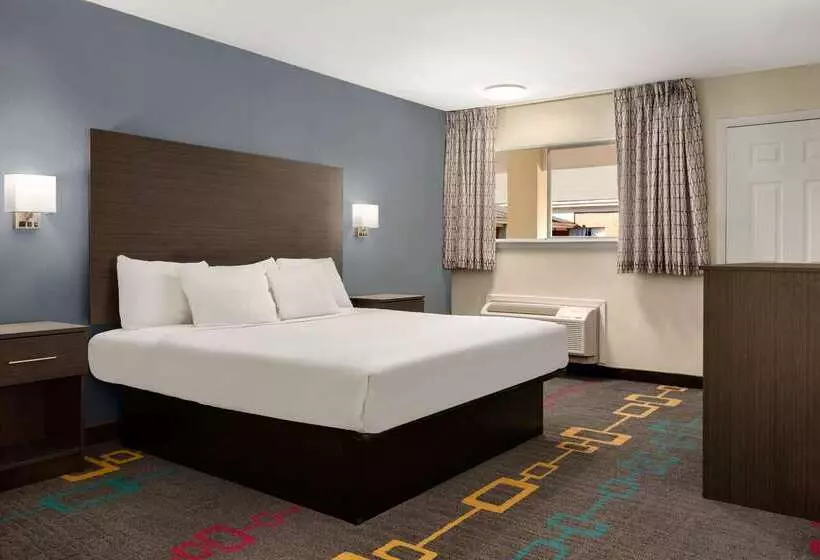 בית מלון כפרי Days Inn By Wyndham Lawton