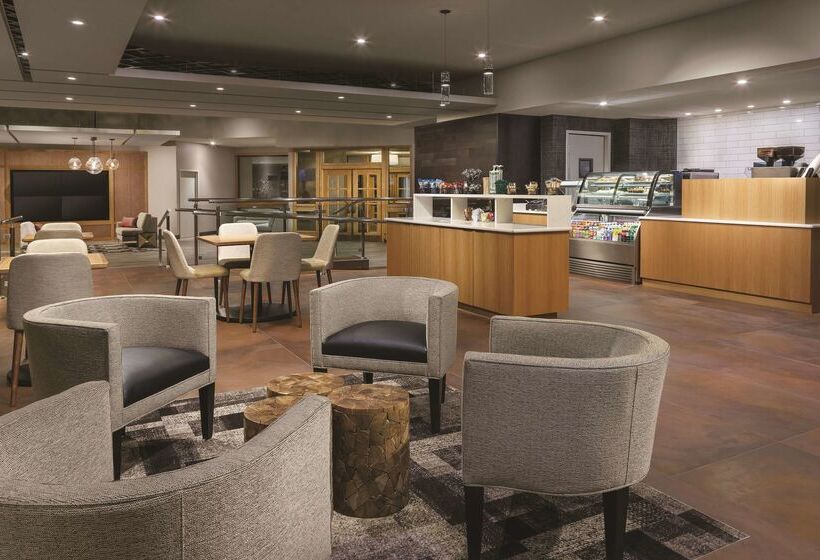 هتل Doubletree By Hilton Colorado Springs
