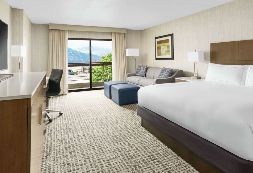 هتل Doubletree By Hilton Colorado Springs