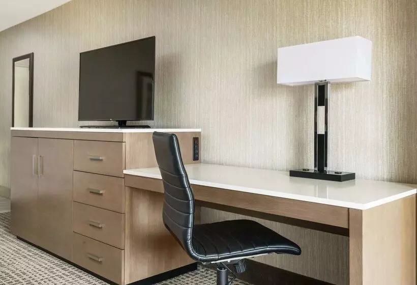 בית מלון כפרי Doubletree By Hilton Colorado Springs