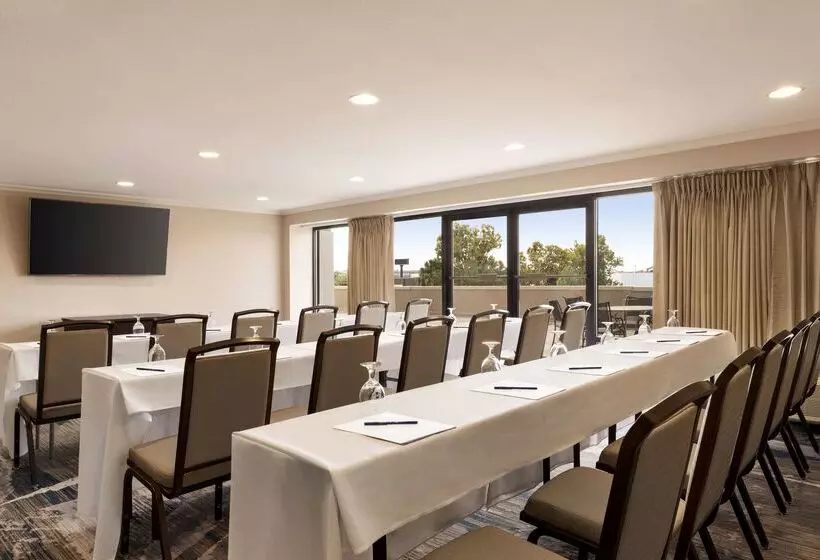 Doubletree By Hilton Hotel New Orleans Airport