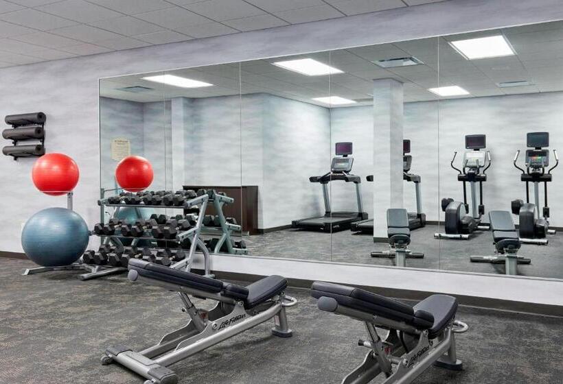 هتل Fairfield Inn Suites Indianapolis Downtown