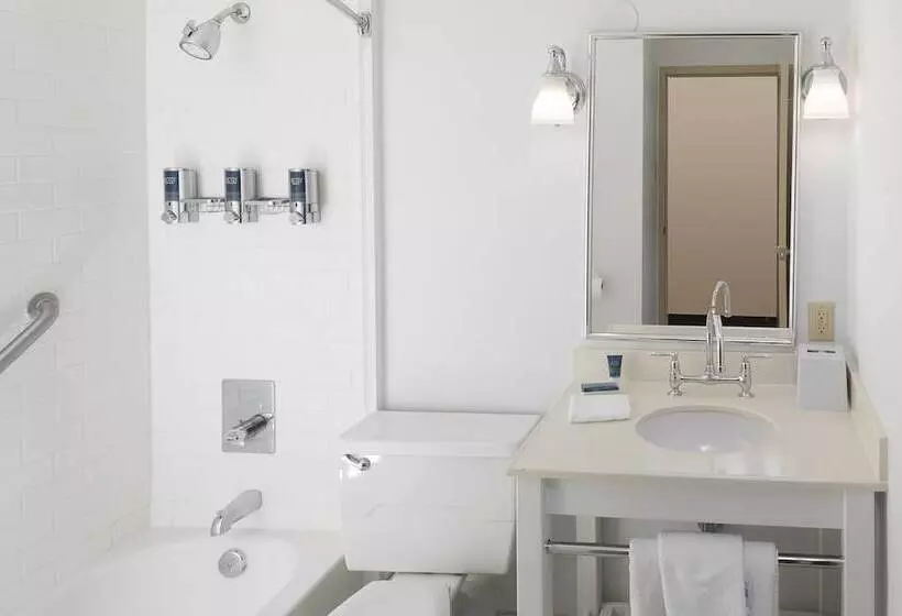 فندق Four Points By Sheraton Asheville Downtown