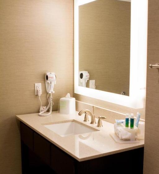 هتل Holiday Inn Express & Suites San Antonio Medical Center North, An Ihg