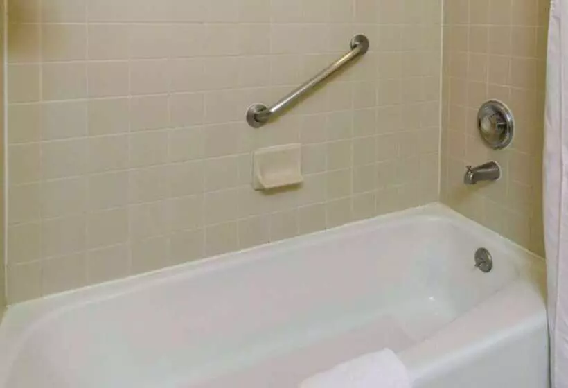 Maverick Hotel And Casino By Red Lion Hotels