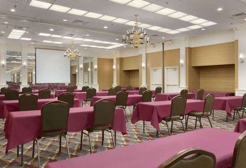 בית מלון כפרי Ramada By Wyndham Rochelle Park Near Paramus