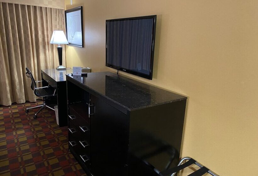 בית מלון כפרי Ramada By Wyndham Rochelle Park Near Paramus