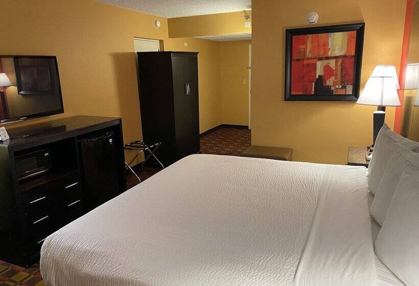 בית מלון כפרי Ramada By Wyndham Rochelle Park Near Paramus