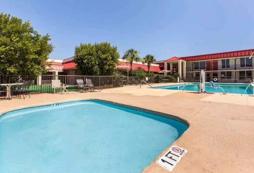 בית מלון כפרי Ramada By Wyndham Santee I 95