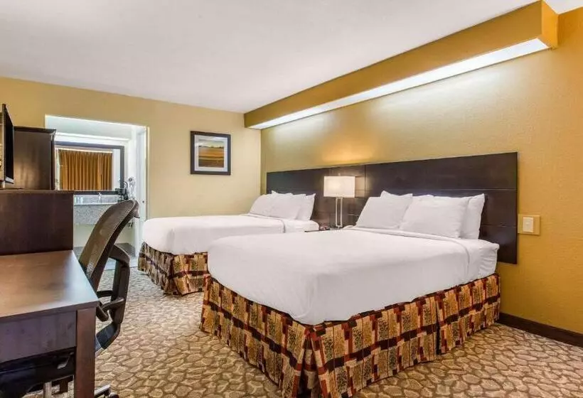 בית מלון כפרי Ramada By Wyndham Santee I 95