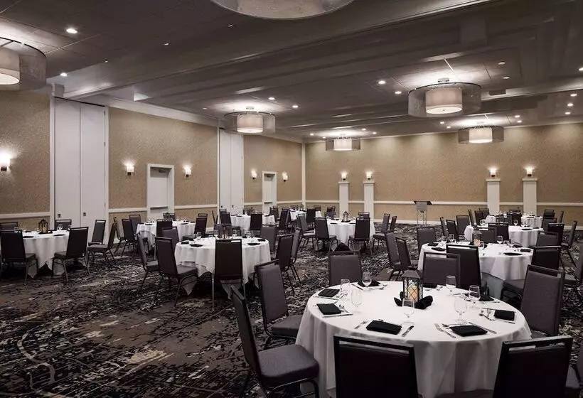 호텔 Sheraton Richmond Airport