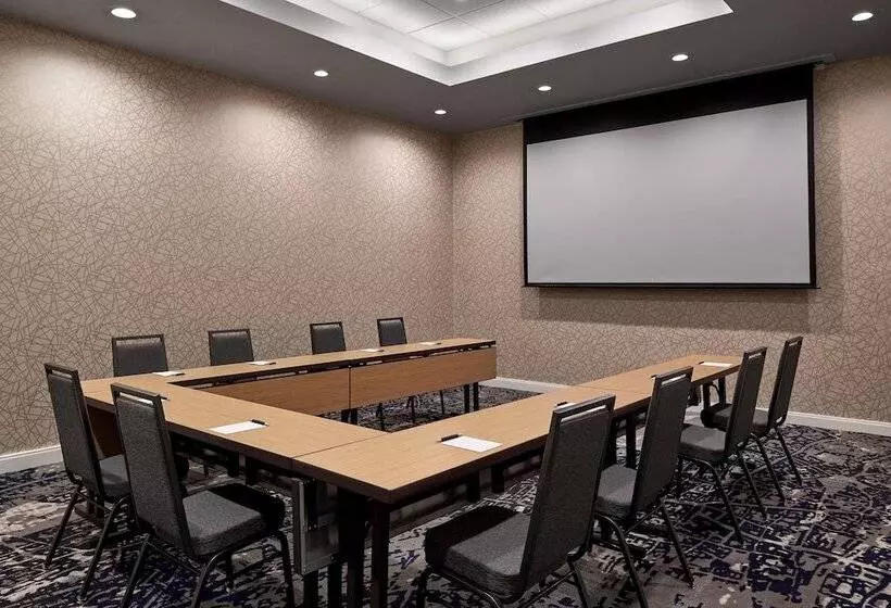 호텔 Sheraton Richmond Airport