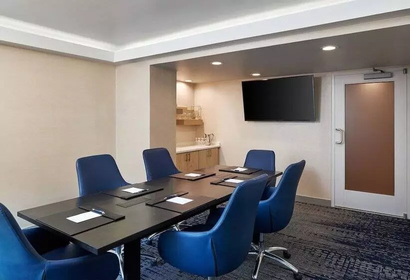 호텔 Sheraton Richmond Airport