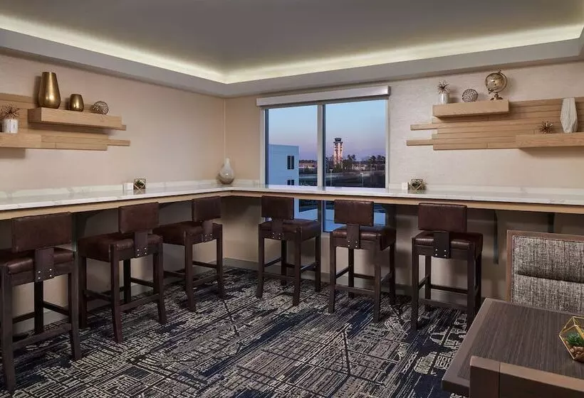 호텔 Sheraton Richmond Airport