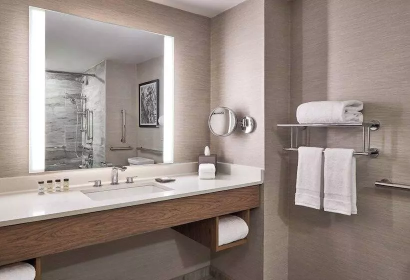 호텔 Sheraton Richmond Airport