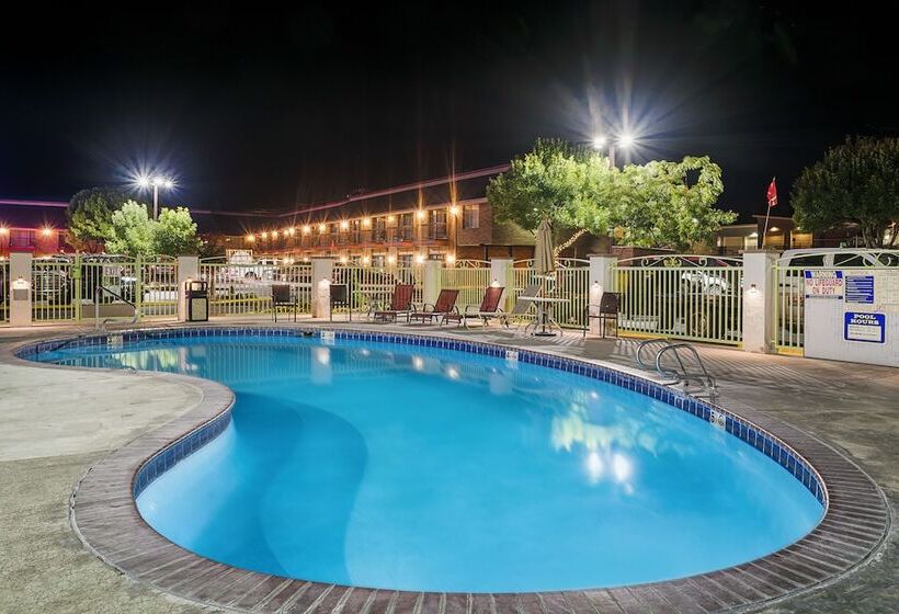 בית מלון כפרי Winnemucca Inn & Casino