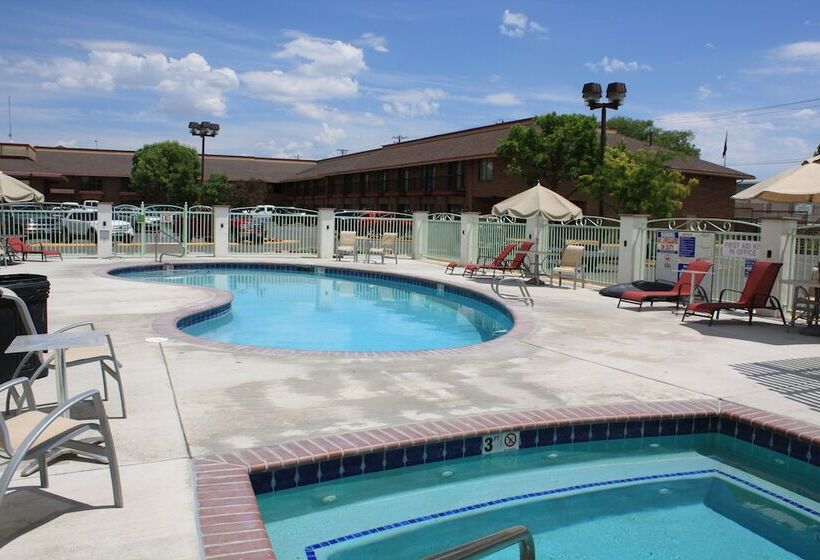 בית מלון כפרי Winnemucca Inn & Casino