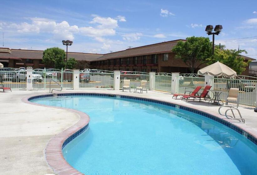 בית מלון כפרי Winnemucca Inn & Casino