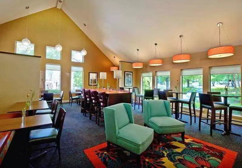 Резиденция Raleigh Midtown