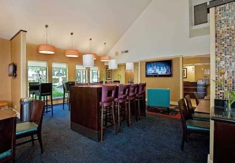 Резиденция Raleigh Midtown