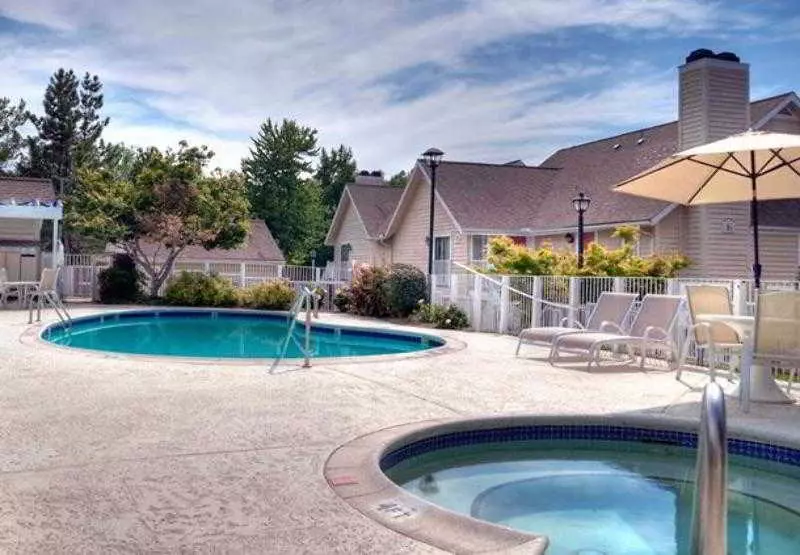 Резиденция Raleigh Midtown