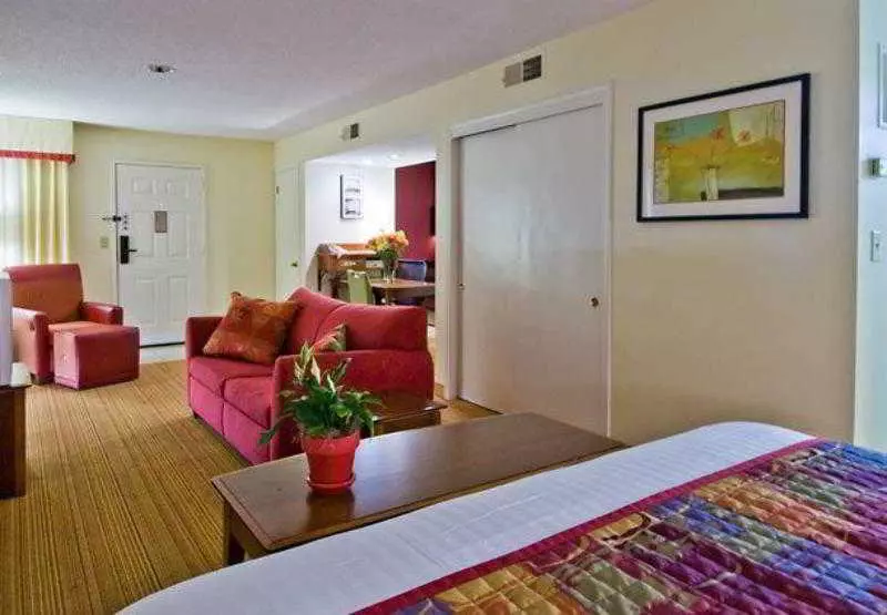 Резиденция Raleigh Midtown