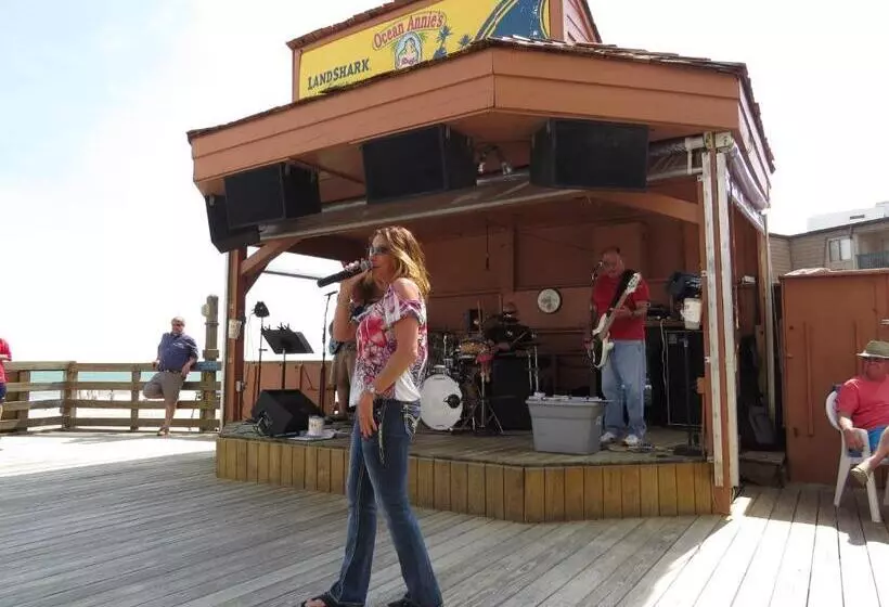 منتجع Sands Ocean Club