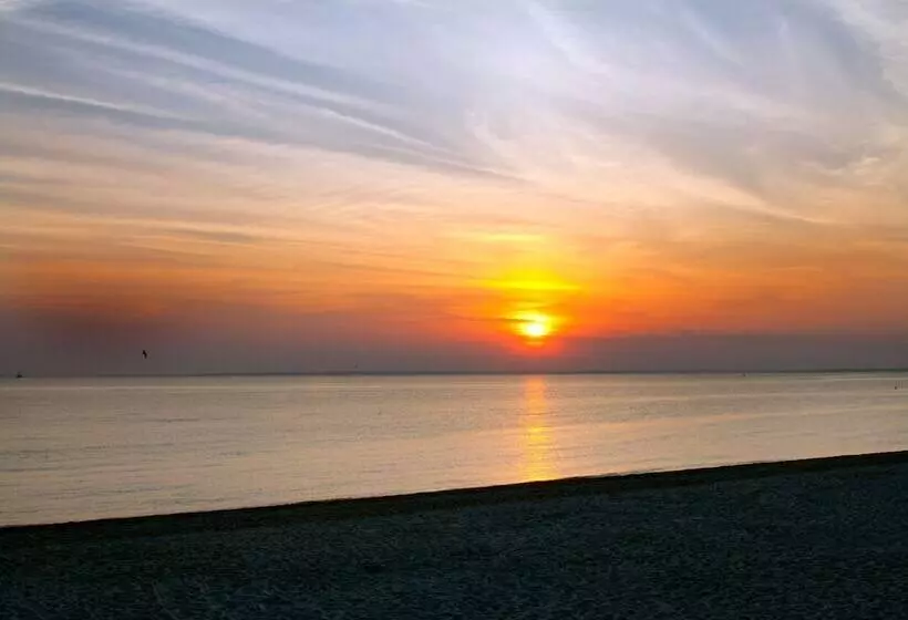 Sea Crest Beach Resort