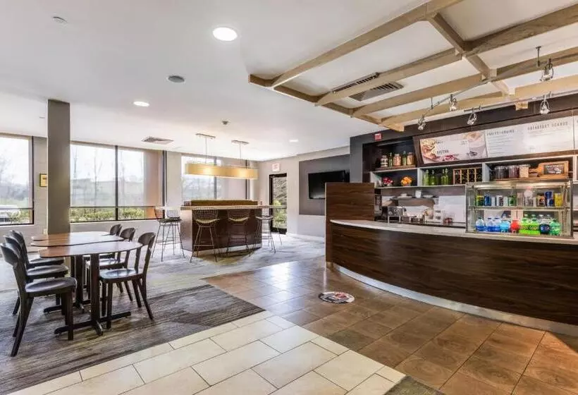 Отель Courtyard Rockaway Mount Arlington