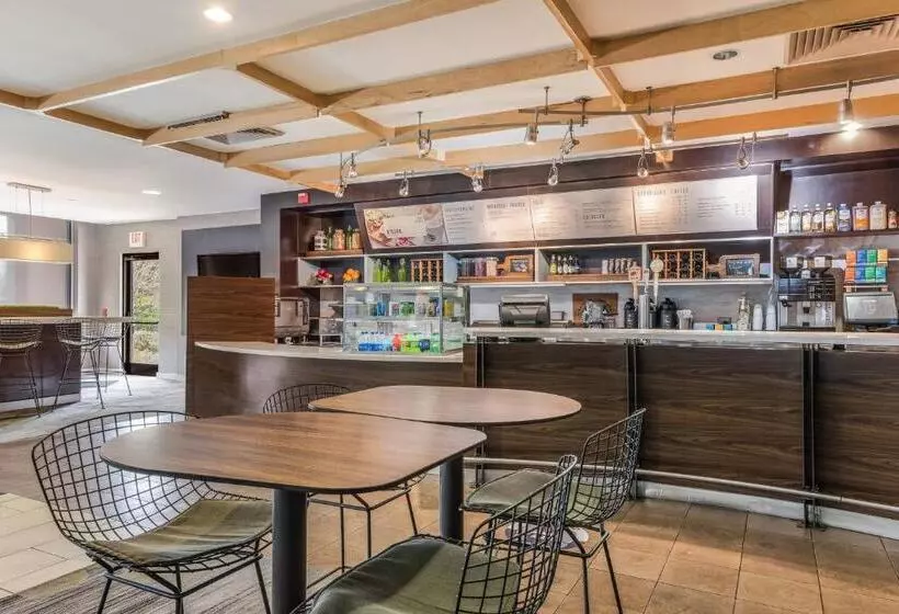 Отель Courtyard Rockaway Mount Arlington