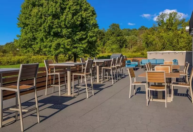 Отель Courtyard Rockaway Mount Arlington