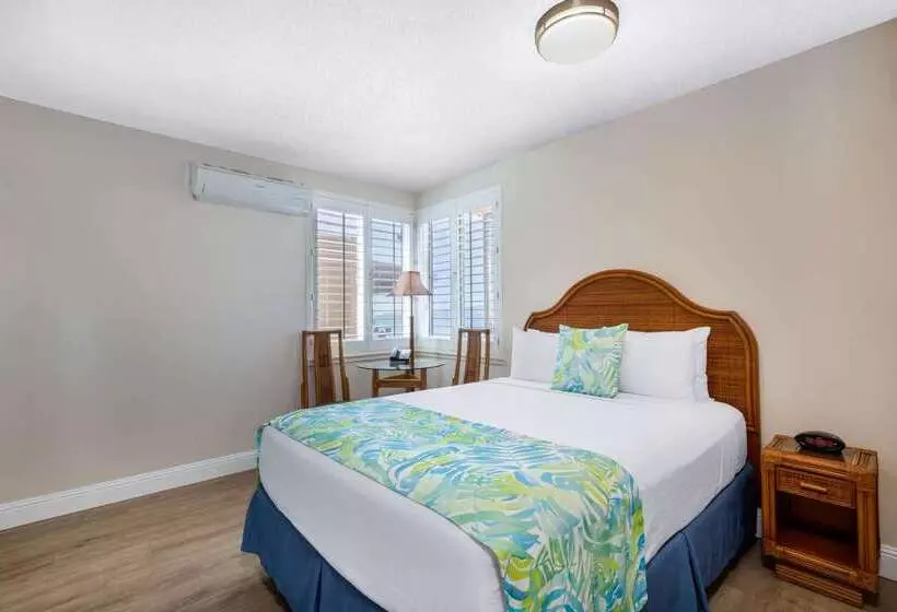 Hotel Days Inn By Wyndham Maui Oceanfront