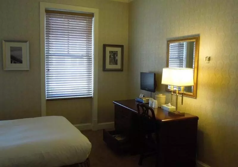 Hotelli Dupont Circle Embassy Inn By Found