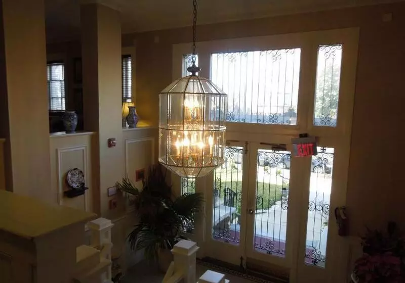 Hotelli Dupont Circle Embassy Inn By Found