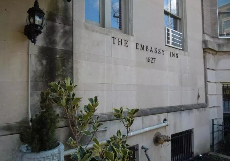 Hotelli Dupont Circle Embassy Inn By Found
